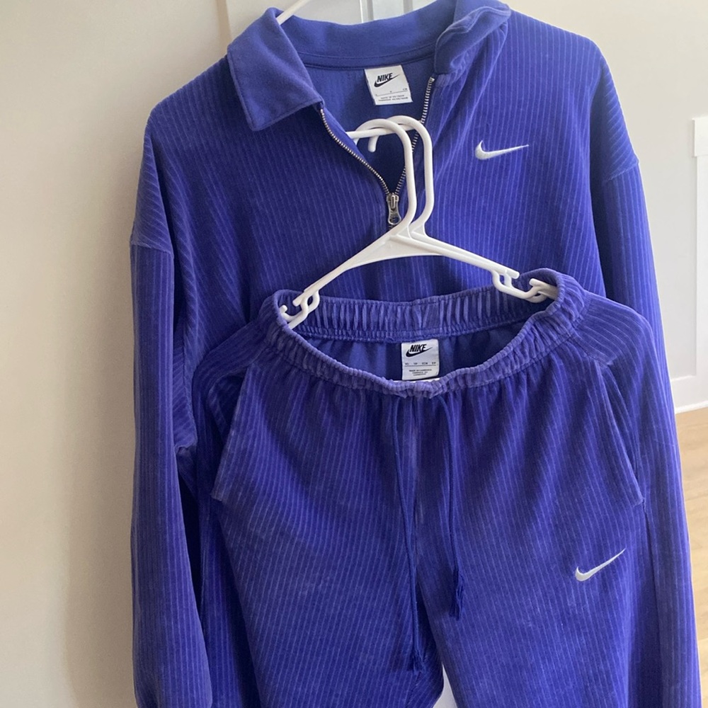 Nike sweat suit woman’s S